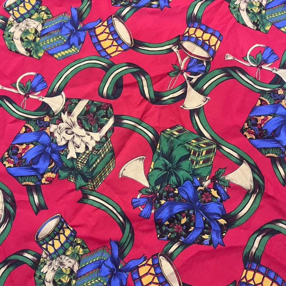 Vtg Christmas Gifts Drums Horns Red Rectangular Holiday Tablecloth 60x82